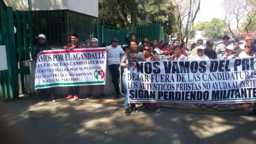 Afiliados al PRI renuncian a su militancia en la CDMX